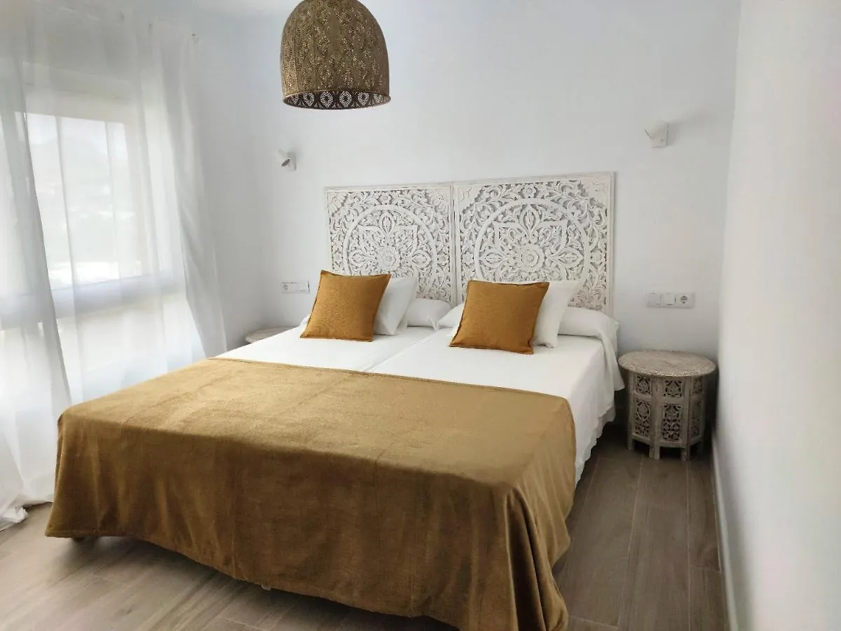 Hostel La Posada De Lola - Adults Only Bolonia Spain