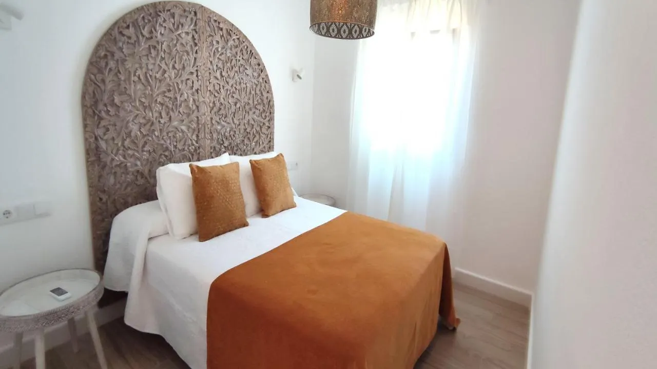 Hostel La Posada De Lola - Adults Only Bolonia
