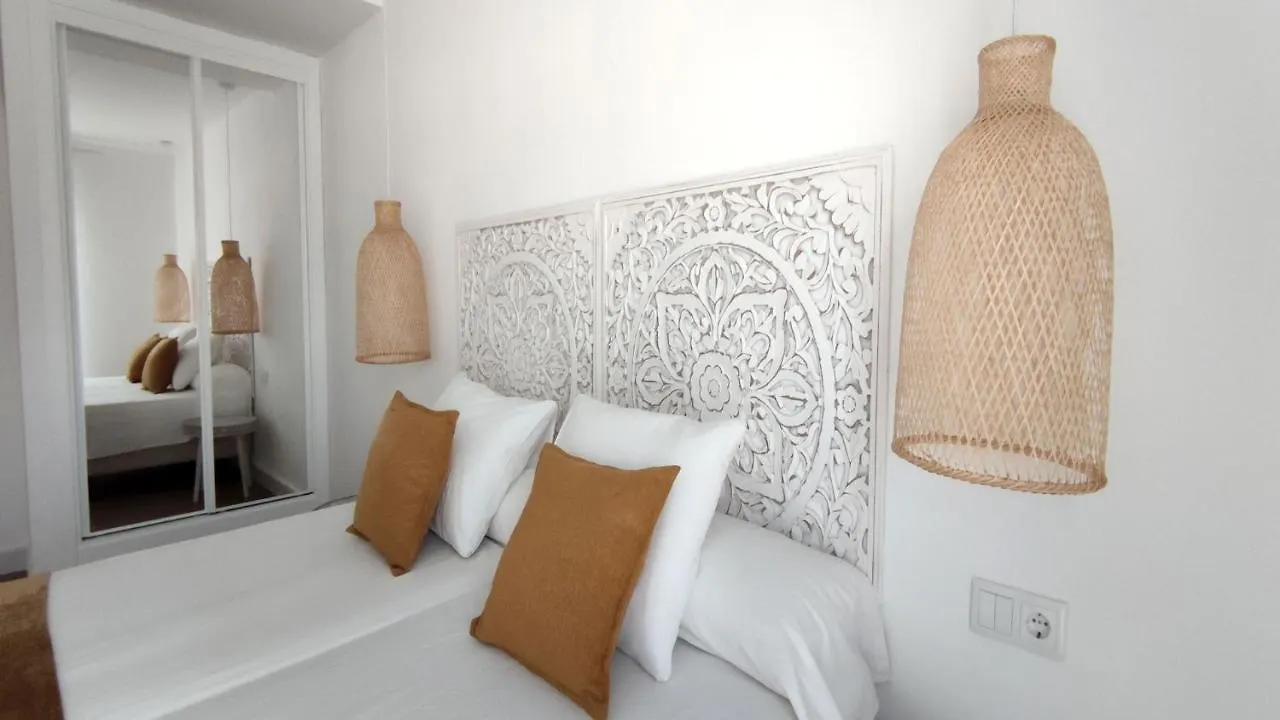 Hostel La Posada De Lola - Adults Only Bolonia